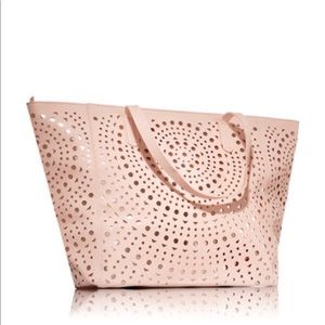 ❌sold❌Light pink bath and Bodyworks tote bag